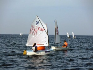 Marta López (CN Ibiza) durante una de las mangas del Criterium La Sirena.