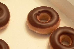 Donuts de chocolate. Johnny MrNinja (wikimedia.org)