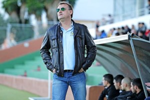 Mario Ormaechea, entrenador de la Peña, durante el partido frente al Ferriolense.