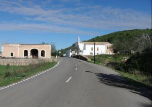 Esta construcción, que ya fue denunciada hace 14 años, se encuentra en Sant Mateu.  Foto: JanManu (Wikipedia)