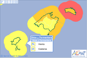 Las Pitiüses se mantendrán el martes en alerta amarilla, mientras que en Menorca el aviso ascenderá a alerta roja debido al fortísimo temporal. 