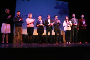 Los seis premiados posan junto a Rafa Triguero, Virginia Marí y Mar Sánchez.