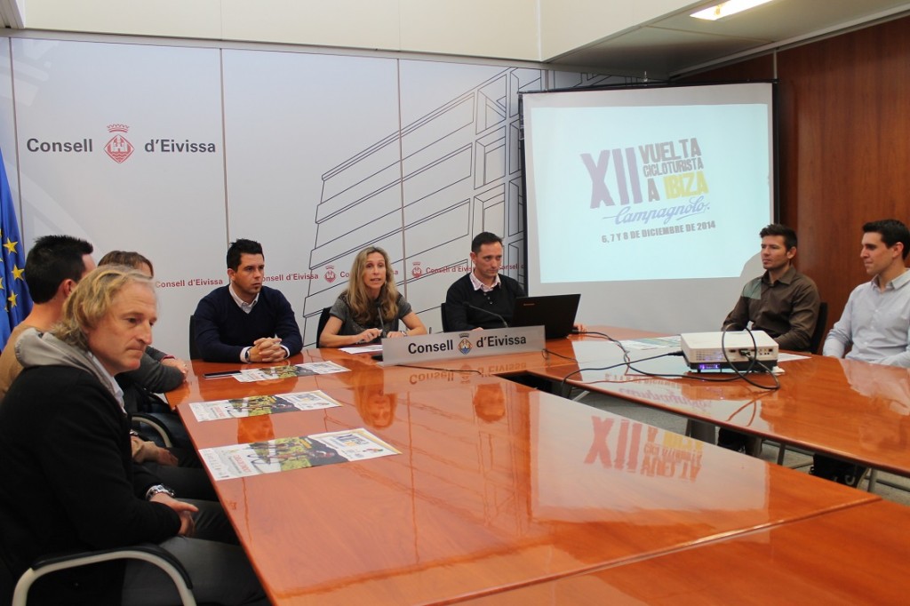 Imatge de la roda de premsa en la que s'ha presentat la prova. Foto: Consell d'Eivissa.