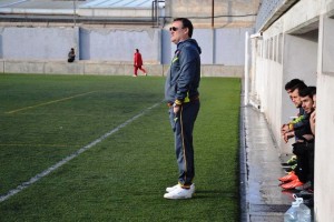 Mario Ormaechea, entrenador de la Peña Deportiva, durante el partido de Na Capellera.