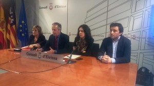 Mercedes Prats, Vicent Serra, Sandra Fernández y Javier Ureña, durante la rueda de prensa.