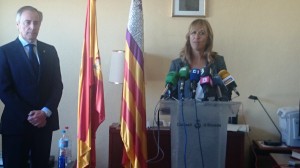 La delegada del Gobierno en Baleares, Teresa Palmer, durante la toma de posesión de Roger Sales.