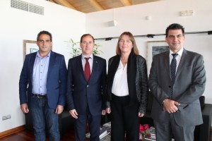 Juan Manuel Lafuente, conseller d'Administracions Públiques del Govern Balear, l'alcaldessa d’Eivissa, Virginia Marí, Sergi Torrandell, director general d'Interior, Emergències i Justícia, i Juan Flores, regidor de Medi Ambient de Vila. 