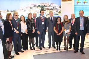 La delegación pitiusa con Bauzá en el stand de Eivissa.