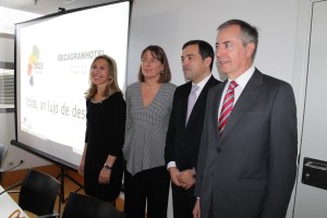 Ferrer, Marí, Sierra y Serra, tras la presentación. Foto: Consell d'Eivissa