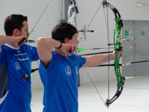 Luis de Francisco, a la izquierda, logró el bronce en arco compuesto masculino.