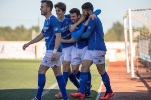 Los jugadores del San Rafael celebran el únigo gol del partido, logrado por Juanan. Fotos: Fútbol Pitiuso