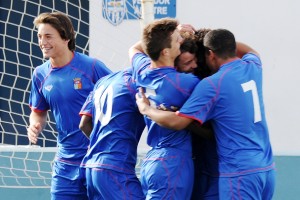 Los jugadores de la selección balear Sub-16 celebran uno de los goles ante Cantabria. Foto: Fútbol Balear