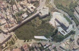 Imagen de la zona verde que cubriría el nuevo a parcamiento del Reina Sofía. 