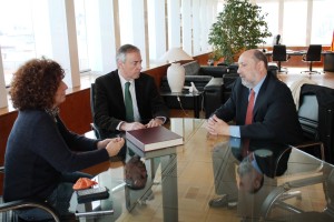 Jordi Fernández fue recibido por Vicent Serra en el Consell Insular d'Eivissa.