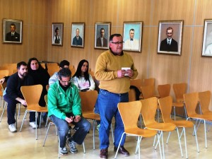 Antonio Benítez, presidente de la Unió Verdinegre Sant Jordi, toma la palabra durante el pleno.