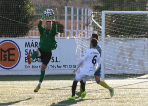 Un error de Torres, al que se le escapó el balón, provocó el penalti del empate. 