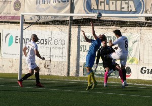 Piquero marca en el minuto 23 pero la jugada fue anulada por fuera de juego. Fotos: C. V.