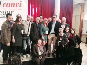 Pedro Sánchez y Francina Armengol, junto a la delegación ibicenca que ha acudido a la Conferencia Política del PSIB-PSOE.