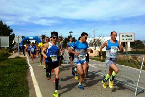 José López Uceda, Martí Juan y Samuel Urbano encabezan la salida de la V Cursa Pagesa. 