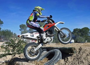 Dani Curreu se llevó el triunfo en la categoría sénior del Enduro Festes de Sant Josep. Fotos: José Miguel Hernández