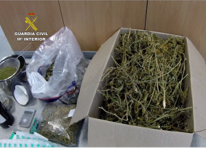 La Guardia Civil se incautó de cuatro kilogramos de marihuana, entre otras sustancias. Foto: Guardia Civil