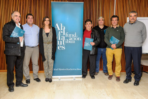 Carmen Matutes y los representantes de los clubes de fútbol. Foto: Agencia Nocerramosnunca