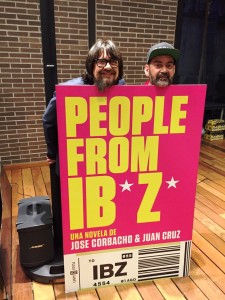 Juan Cruz y José Corbacho, en la presentación de su nuevo libro. Fotos: R. B.