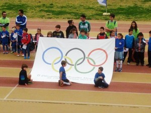 Un momento de la inauguración en Can Misses de las II Olimpiadas escolares.