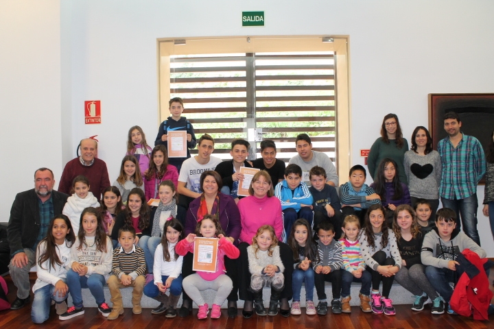 Els estudiants que han participat a aquest pla a l'Ajuntament de Vila.