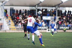 De Pablos y Pese saltan de cabeza durante una acción de la primera parte.