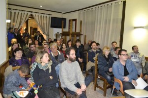 Imagen de una asamblea de Reinicia Sant Antoni. 