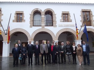 Foto de família de tots els presidents dels Consejos Escolares de les diferents autonomies que participaran a unes jornades a Santa Eulària des Riu. 