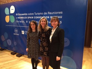 Carmen Ferrer (centro) en la Spain Convention Bureau. 