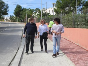 Torres, Marí y Tur, en su visita por Cala Tarida.