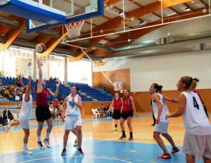 Un partido de la pasada edición del Torneo CB Puig d'en Valls de baloncesto.