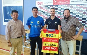 Rafa Triguero, Marcelo de Stéfano, José María Giménez y Javier Escandell, en la presentación de la Fase de Ascenso a Primera Nacional.