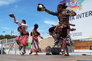 Una muestra de danza paraguaya durante la Fiesta Intercultural de Formentera. Fotos: G. R.