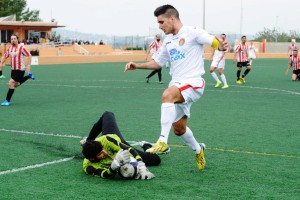 El Atlético Jesús fue capaz de frenar al CD Ibiza, que se tuvo que conformar con un punto. Foto: S. Cañizares