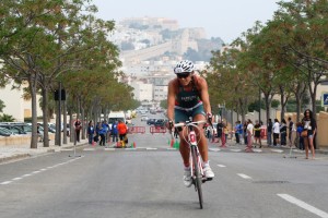 Indre Barkute dominó de principio a fin en la categoría femenina.