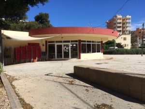 Imagen del exterior del local de la Asociación de Vecinos de Platja d'en Bossa.