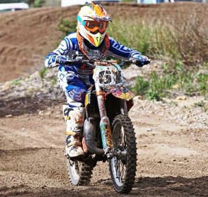 Óscar Corominas, durante la competición de MX85.