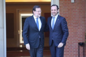 El presidente del Gobierno, Mariano Rajoy, y el del Govern balear, José Ramón Bauzá, esta mañana.