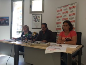 Manel García flanqueado por Natalia Valdés y Silvia Fernández.