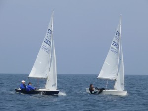 Dos de las embarcaciones participantes, durante la regata