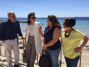 Pilar Lucio junto a los socialistas de Ibiza, Vicent Torres, Pilar Costa y Sofía Hernanz