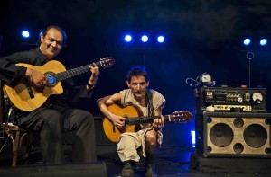 Albert Pla y Diego Cortés en concierto. 