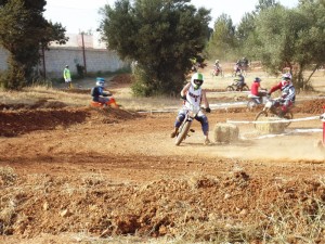 Varios de los pilotos participantes durante la prueba disputada este domingo.