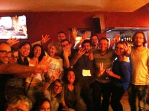 Los integrantes de Reinicia Sant Antoni celebran por todo lo alto su éxito electoral.