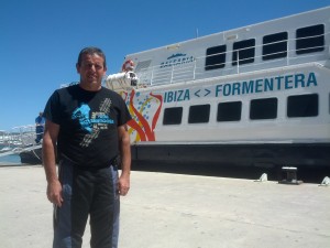 Xico Ferrer, esta mañana, en el puerto de Ibiza, tras haber participado en el rescato del naufragio de Es Caló. Foto: V.R.