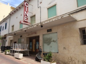 Imagen del Cine Torres ubicado en el centro de Sant Antoni. Foto: L.A.